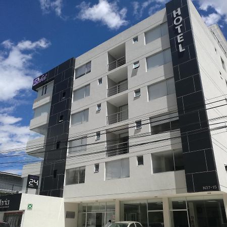 Hotel Sabet Quito Extérieur photo