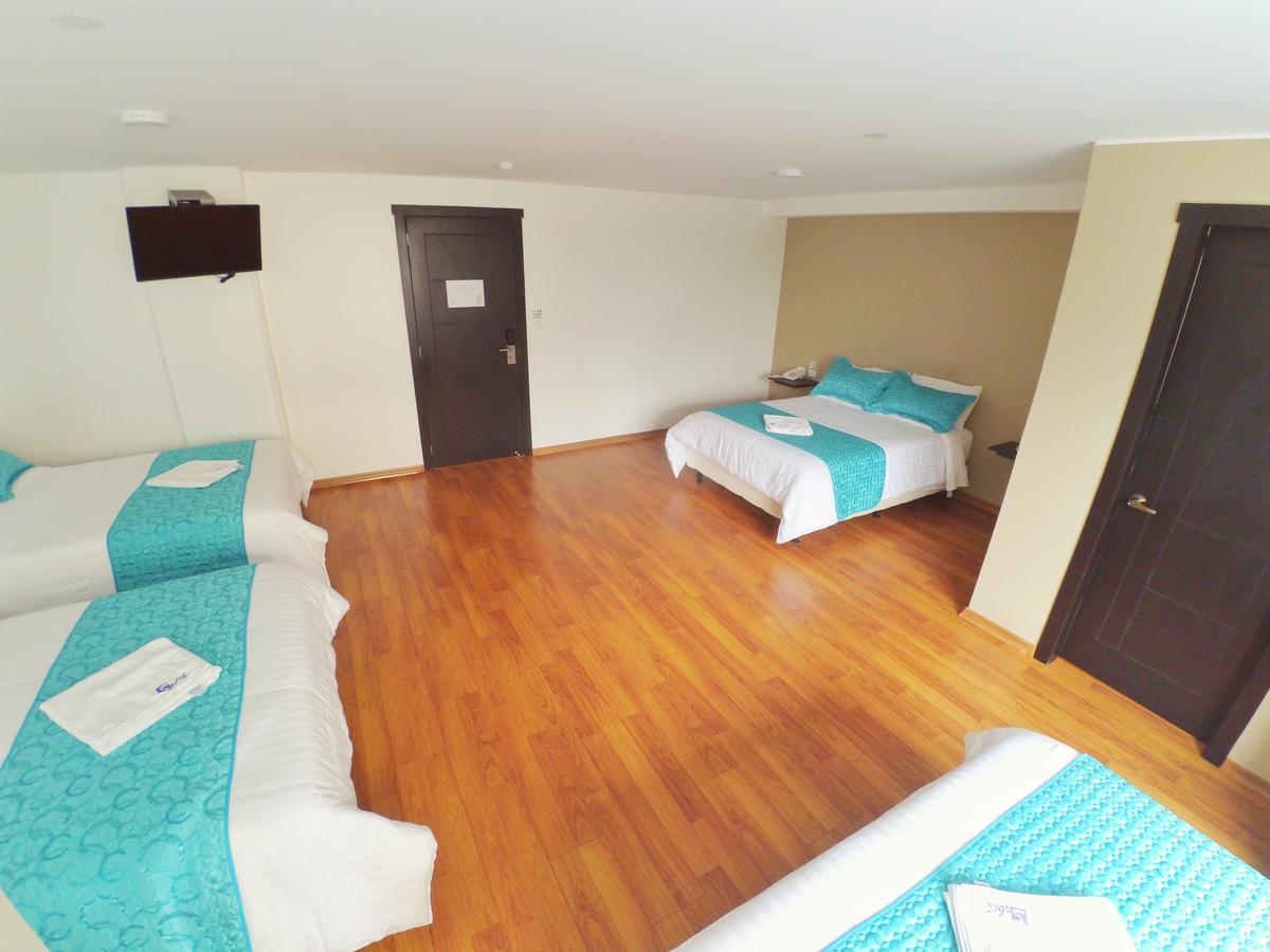Hotel Sabet Quito Extérieur photo
