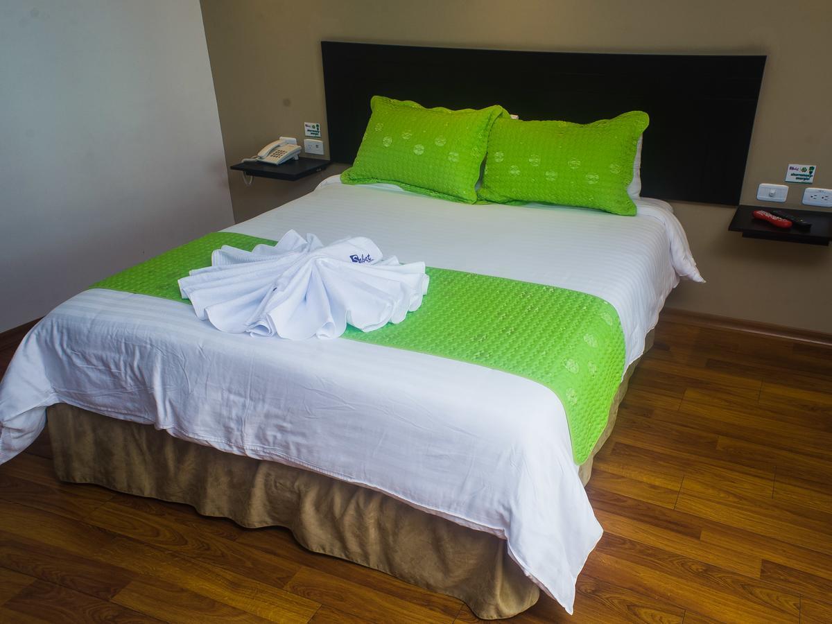 Hotel Sabet Quito Extérieur photo